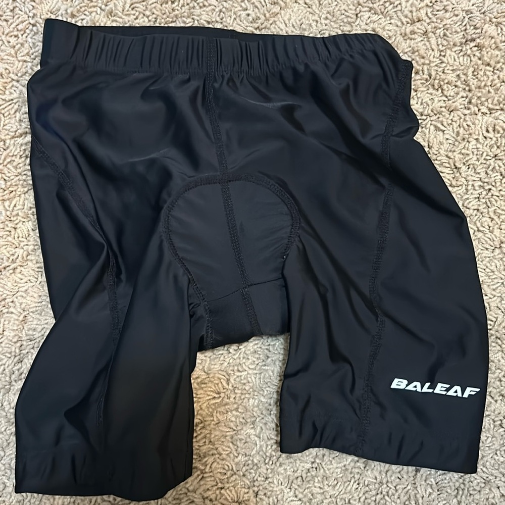 Baleaf medium bike shorts- EUC